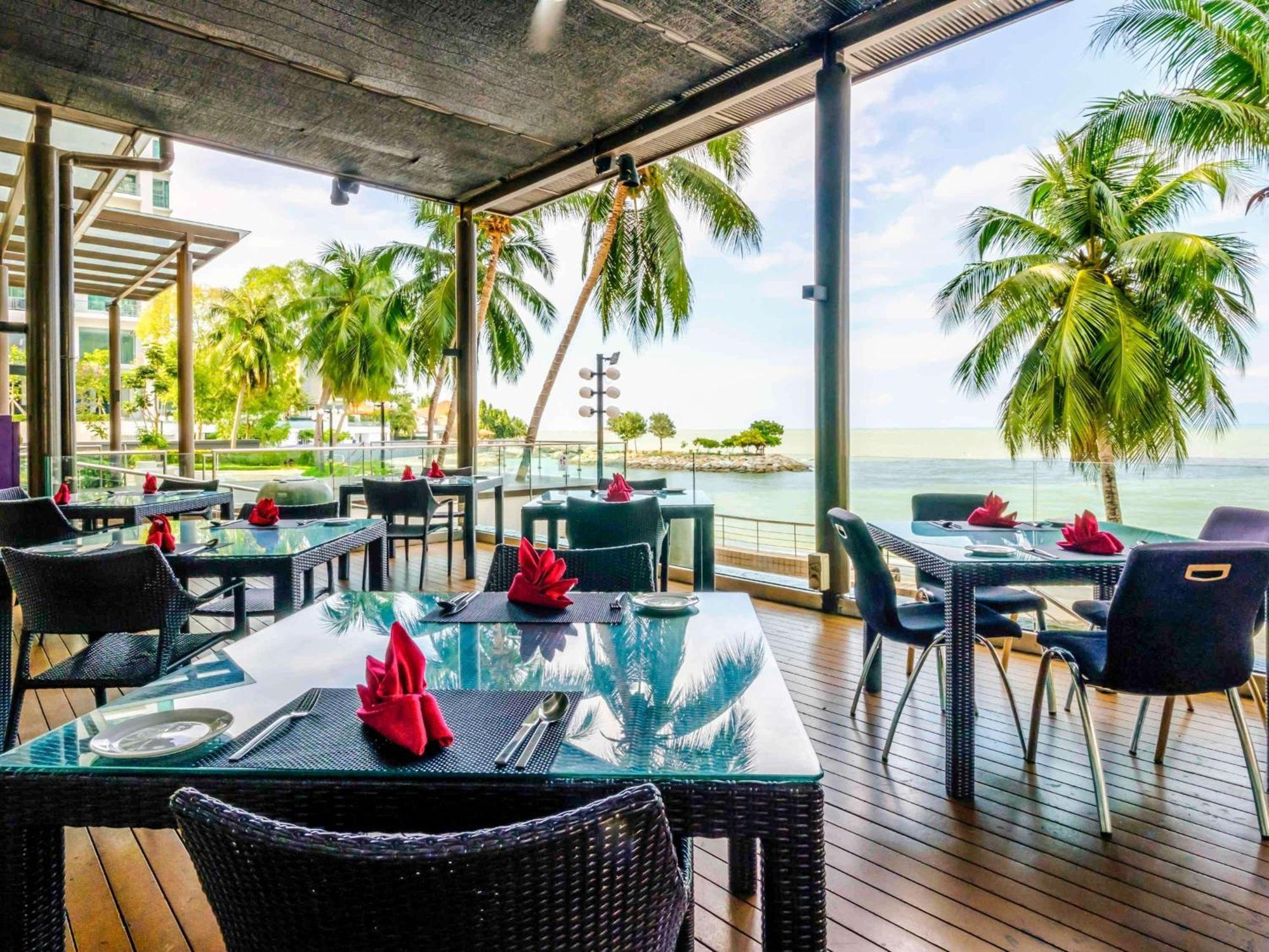 Mercure Penang Beach Tanjung Bungah  Zewnętrze zdjęcie