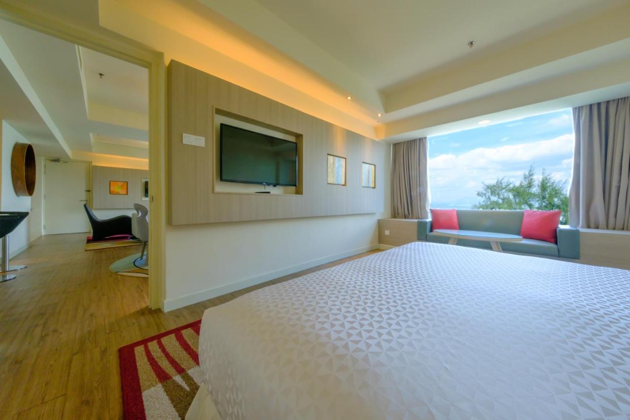 Mercure Penang Beach Tanjung Bungah  Zewnętrze zdjęcie