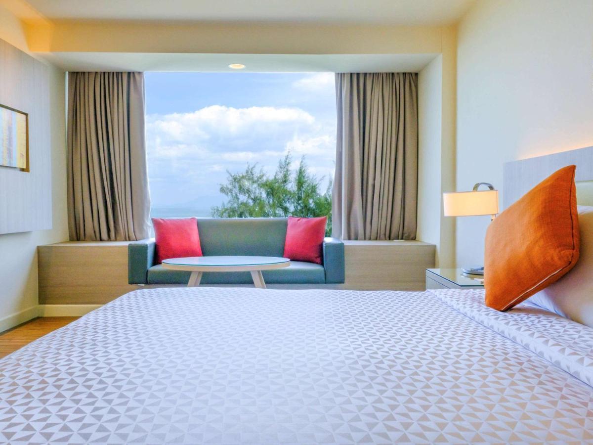Mercure Penang Beach Tanjung Bungah  Zewnętrze zdjęcie